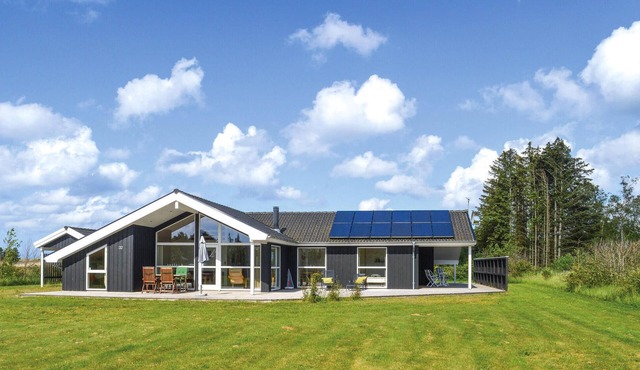 Awesome home in Jerup with sauna