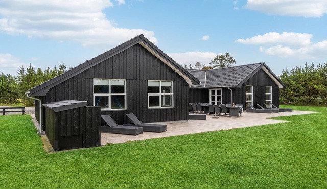 Awesome home in Jerup with kitchen