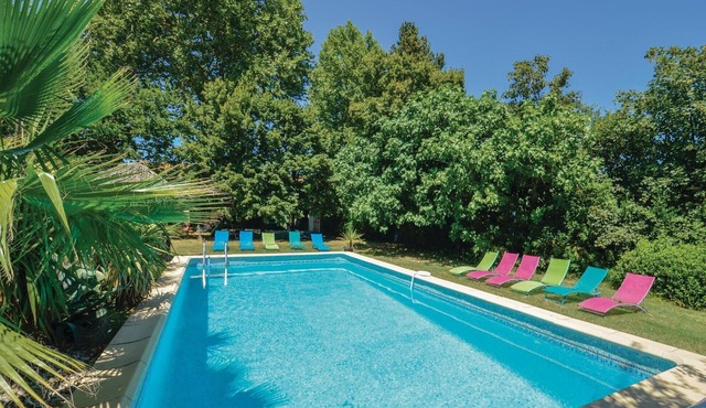 Awesome home in Jonquières