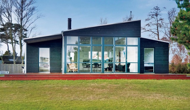 Awesome home in Juelsminde with kitchen