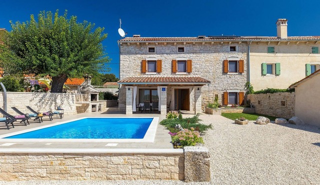 Awesome home in Kanfanar