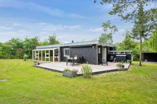 Awesome Home In Knebel With 2 Bedrooms And Internet