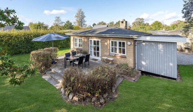 Awesome home in Knebel with kitchen