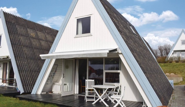 Awesome home in Knebel with WiFi