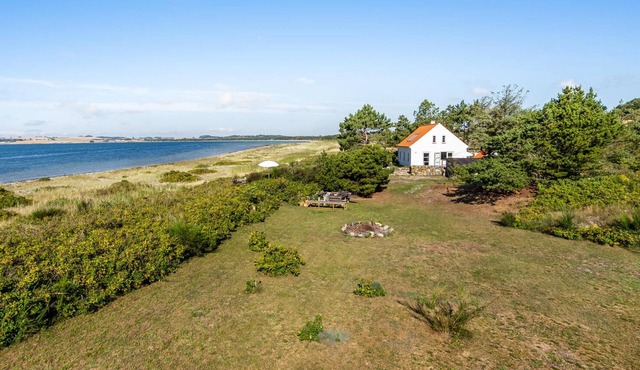 Awesome home in Knebel with kitchen