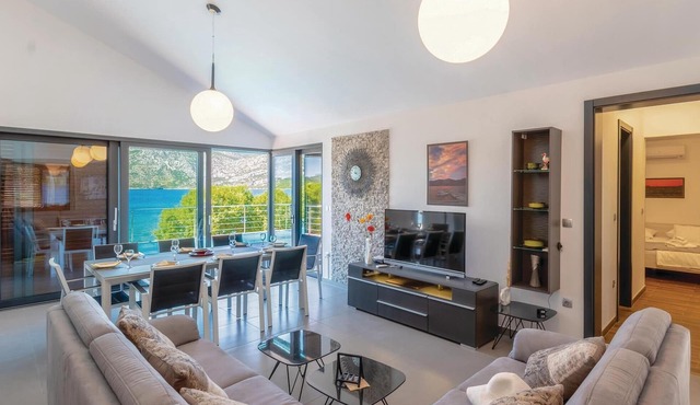 Awesome home in Kneze