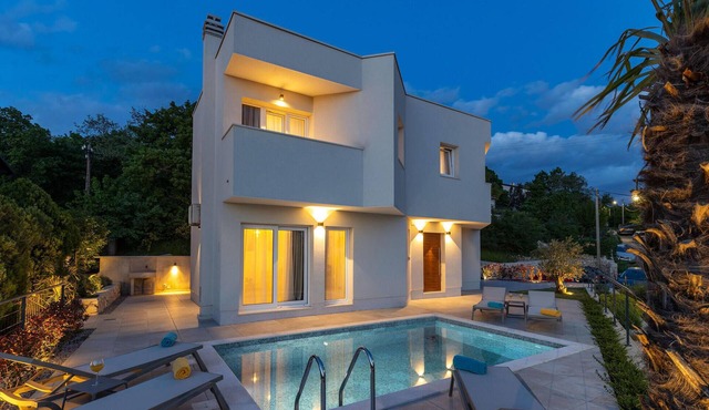 Awesome home in Kraljevica