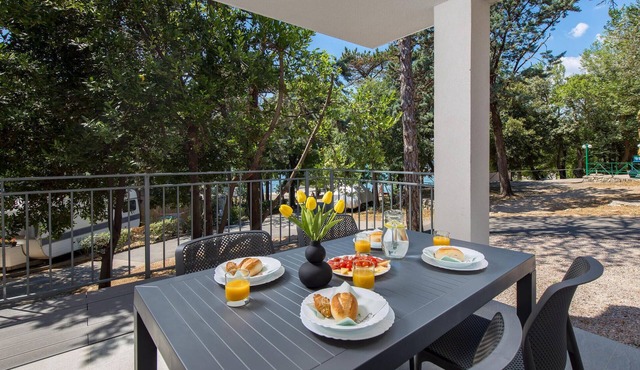 Awesome home in Kraljevica with WiFi