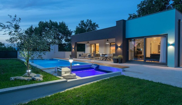 Awesome home in Krsan with sauna