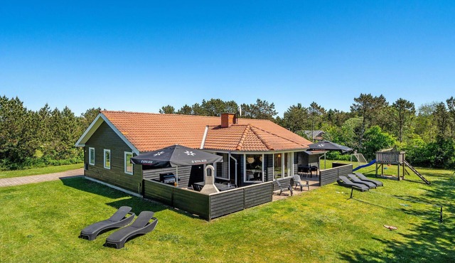 Awesome home in Løgstør with sauna