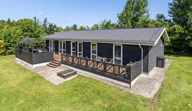 Awesome home in Løgstør with WiFi