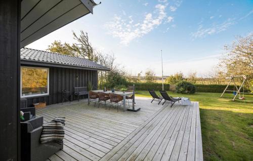 Awesome Home In Løgstør With Wifi