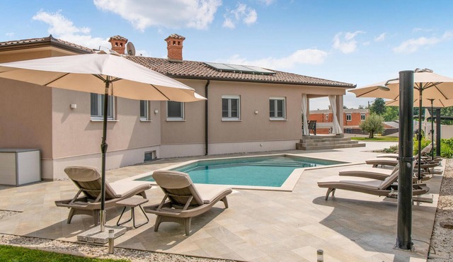 Awesome home in Labin