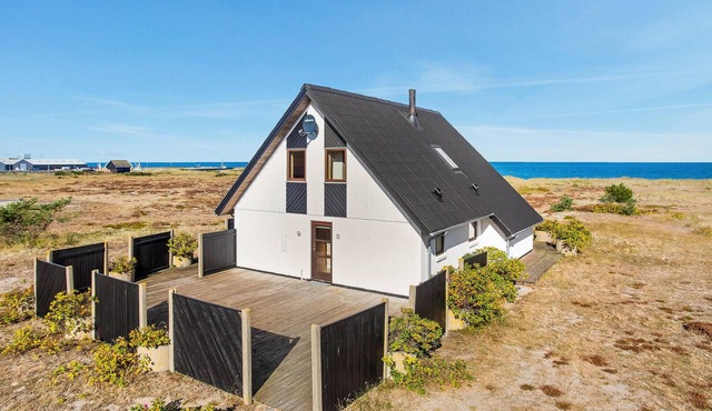 Awesome home in Læsø with kitchen