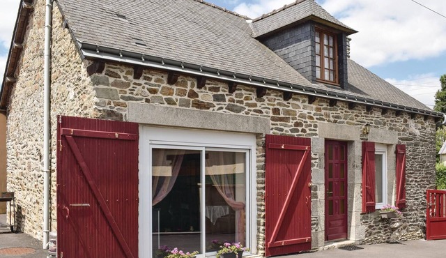 Awesome home in Le Cambout with WiFi