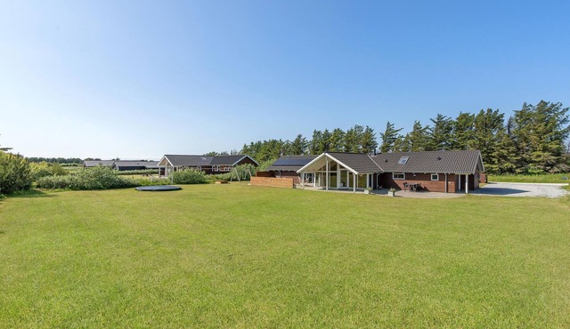 Awesome home in Løkken with sauna