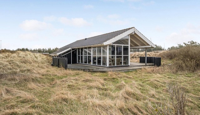 Awesome home in Løkken with WiFi