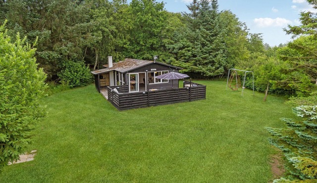 Awesome home in Løkken with WiFi