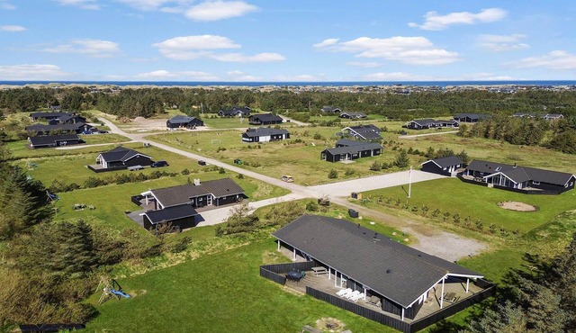 Awesome home in Løkken with sauna