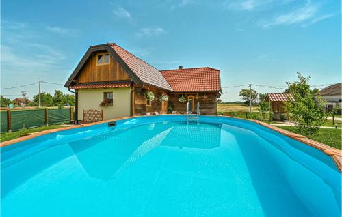 Awesome Home In Lonjica With Wifi