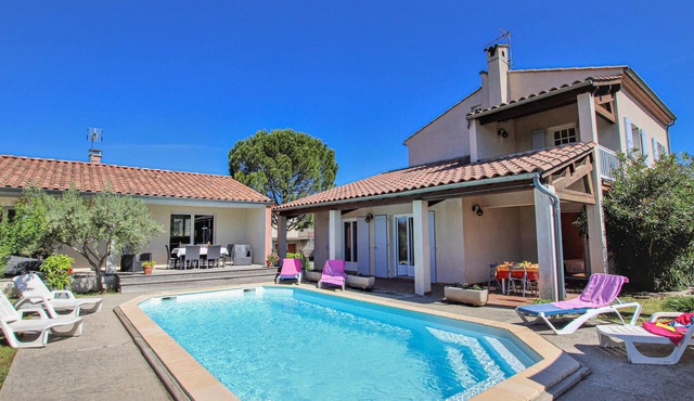 Awesome home in Lussas