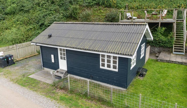 Awesome home in Mariager with WiFi