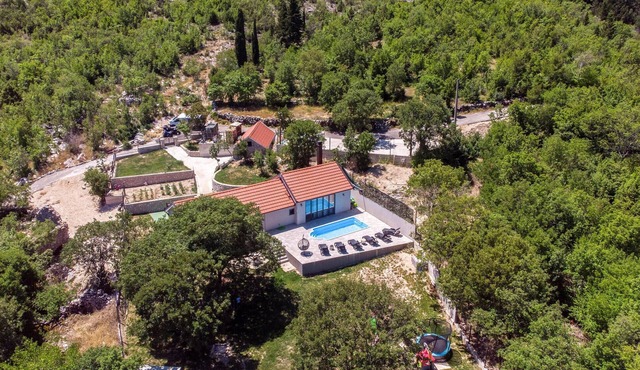 Awesome home in Metkovic