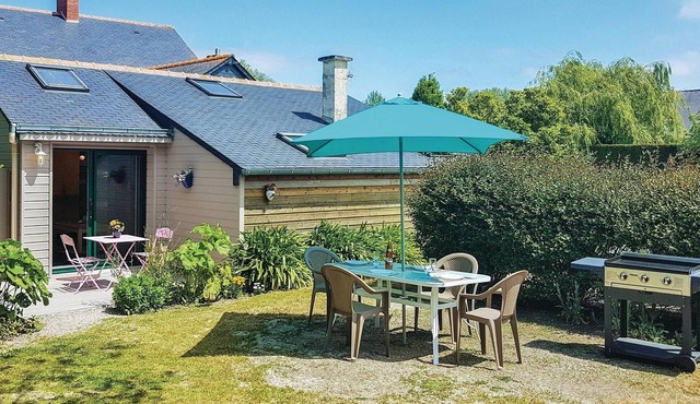 Awesome home in Mont-Dol with WiFi