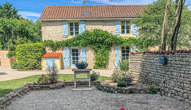 Awesome home in Nanclars