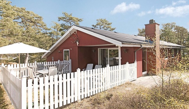 Awesome home in Nexø with kitchen