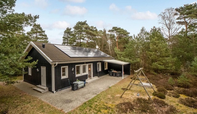 Awesome home in Nexø with WiFi