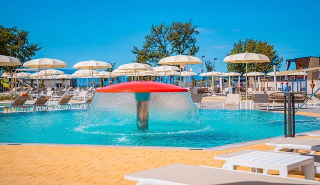 Awesome home in Njivice with swimming pool