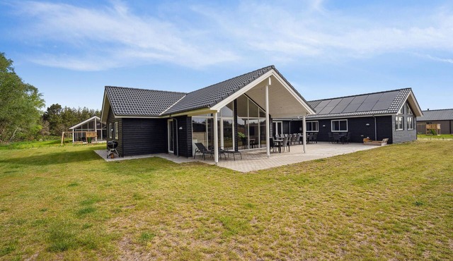 Awesome home in Nørre Nebel with sauna