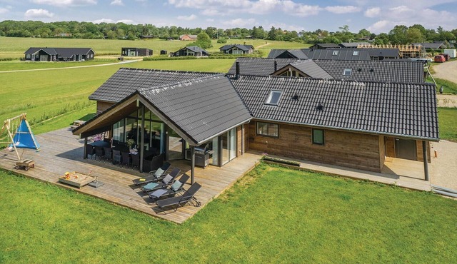 Awesome home in Odder with kitchen