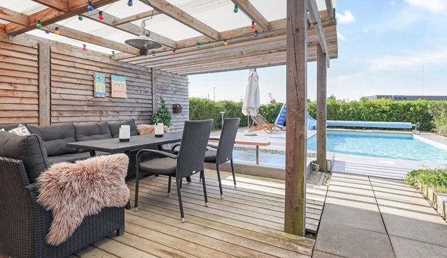Awesome home in Oksbøl