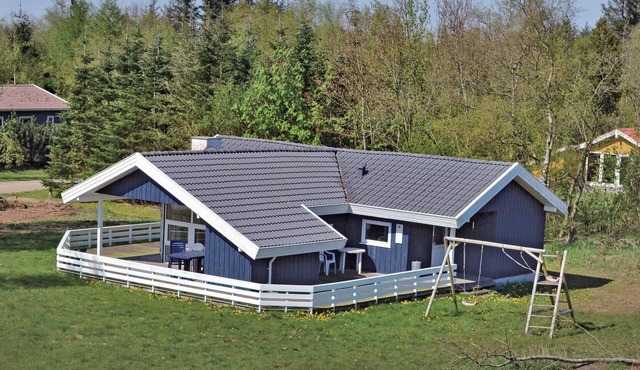 Awesome home in Oksbøl with sauna