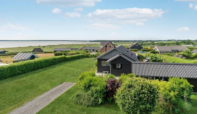 Awesome home in øster assels with sauna