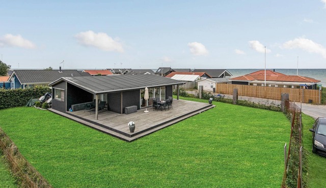 Awesome home in Otterup with WiFi