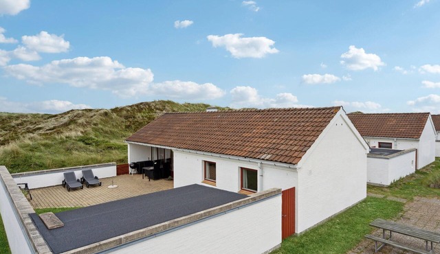 Awesome home in Pandrup with kitchen