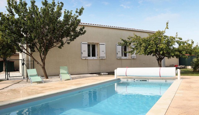 Awesome home in Pierrelatte with WiFi