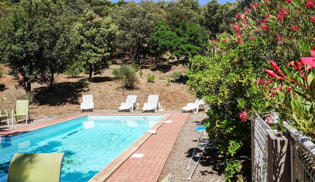 Awesome home in Pierrerue