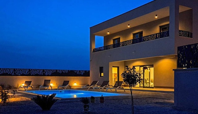 Awesome home in Pirovac with private swimming pool, can be inside or outside