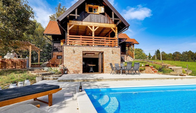 Awesome home in Pisarovina