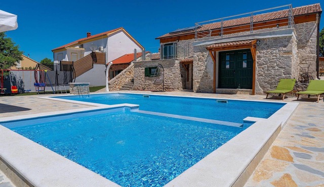 Awesome home in Polaca