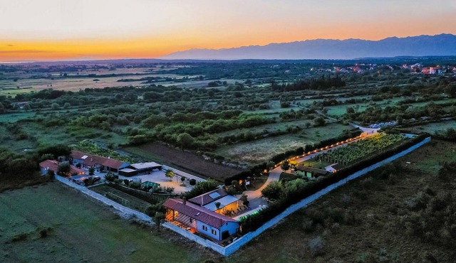 Awesome home in Poljica