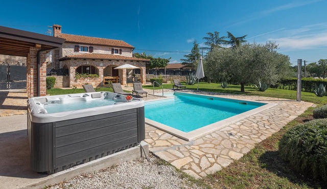 Awesome home in Porec