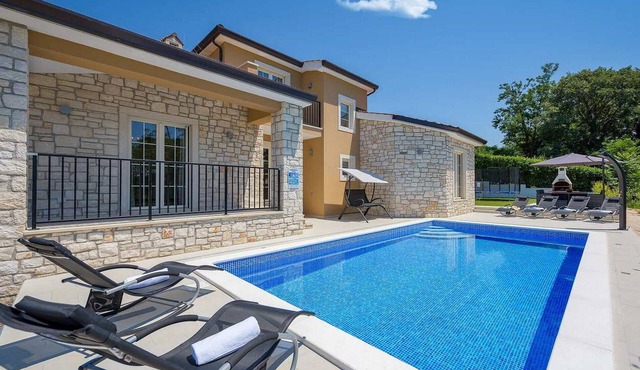 Awesome home in Porec