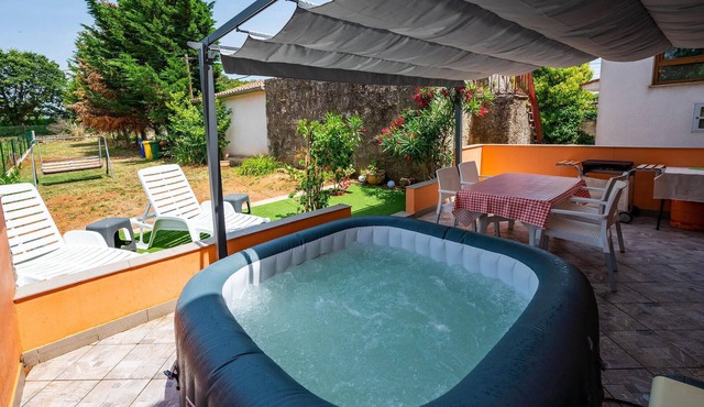 Awesome home in Pula with WiFi