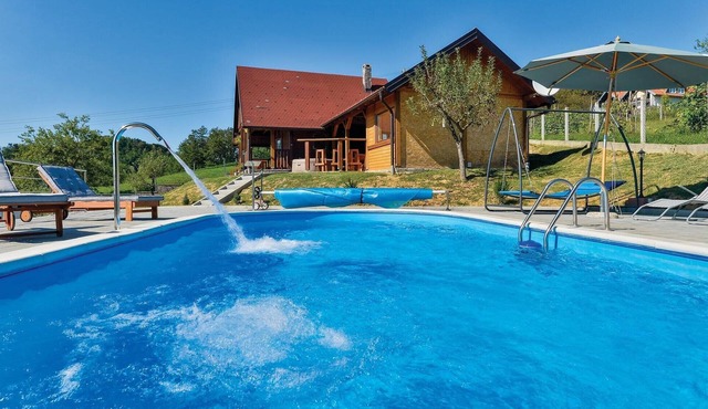 Awesome home in Radakovo with sauna