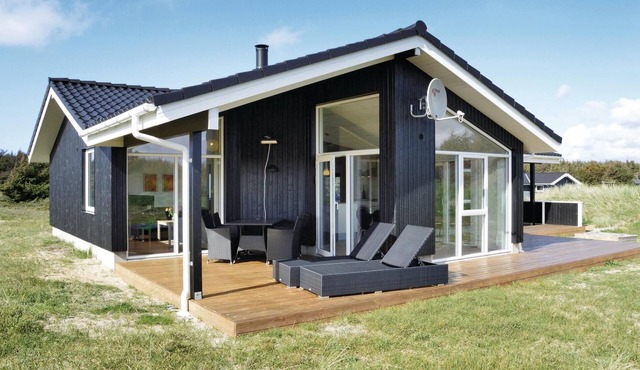 Awesome home in Ringkøbing with sauna